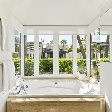 The Perfect Embodiment Of Luxurious Living Villa