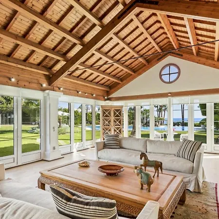 The Perfect Embodiment Of Luxurious Living Villa
